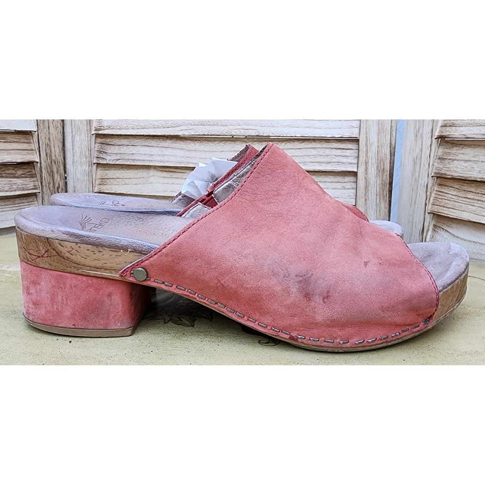 Dansko Maci EU 40 US 9.5 to 10 Pink Leather Mules Clog Sandals Block Heel Girly